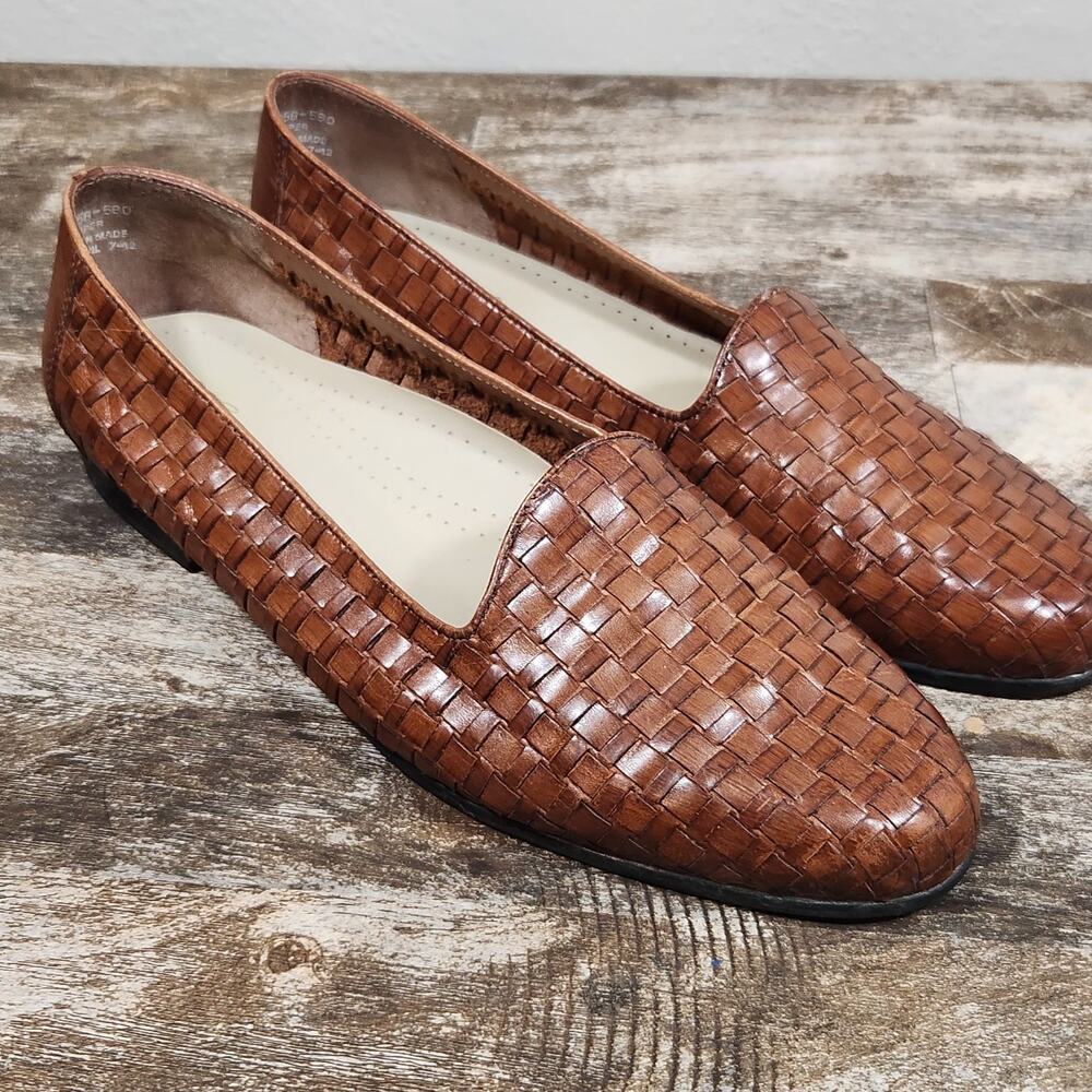 Trotters Woven Loafers 9.5 Brown Leather Brazil Classic Minimalist Career Work